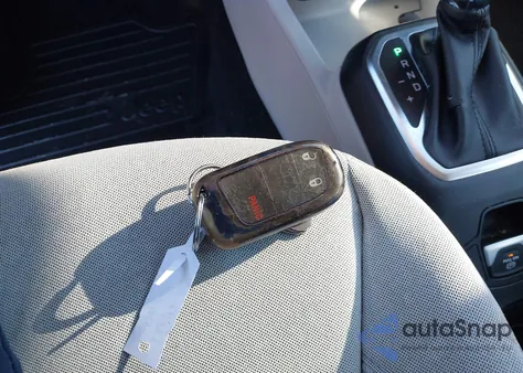 2018 Jeep Renegade Latitude 4X4 из США, поврежденный, VIN ZACCJBBB0JPH43077